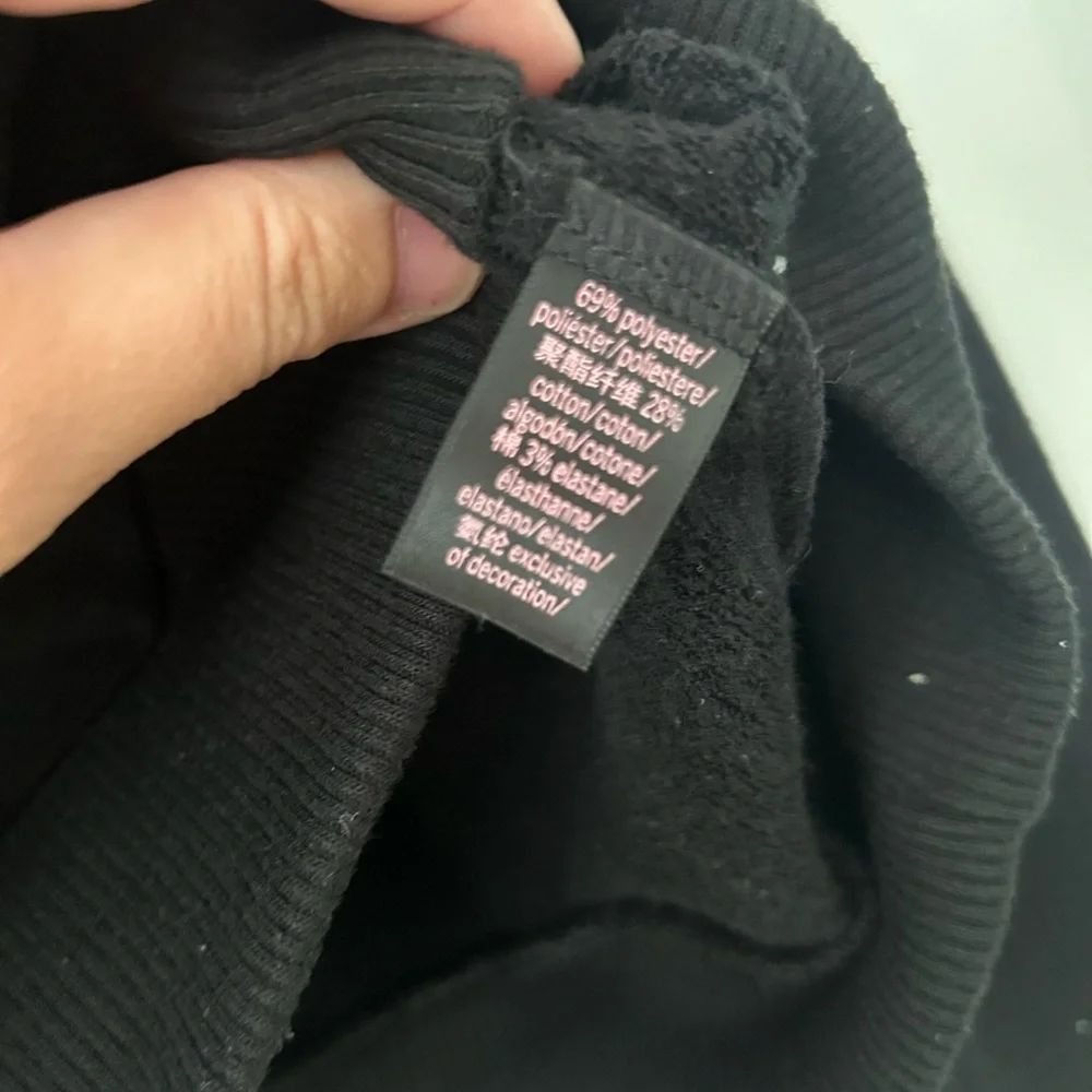 Victoria’s Secret Black LOVE Crewneck Sweatshirt XS 19.5 PTP - Picture 2 of 5